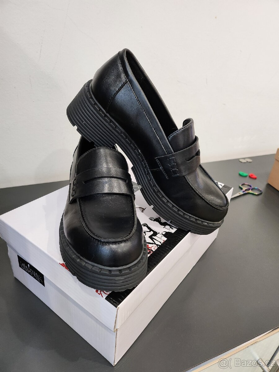 dámské kožené kotníkové boty
- 3