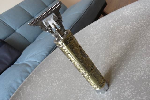 Prodám zbrusu nový holicí strojek - 3