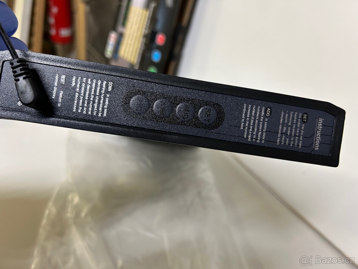 Digitální nástěnné hodiny (zelené) - 3