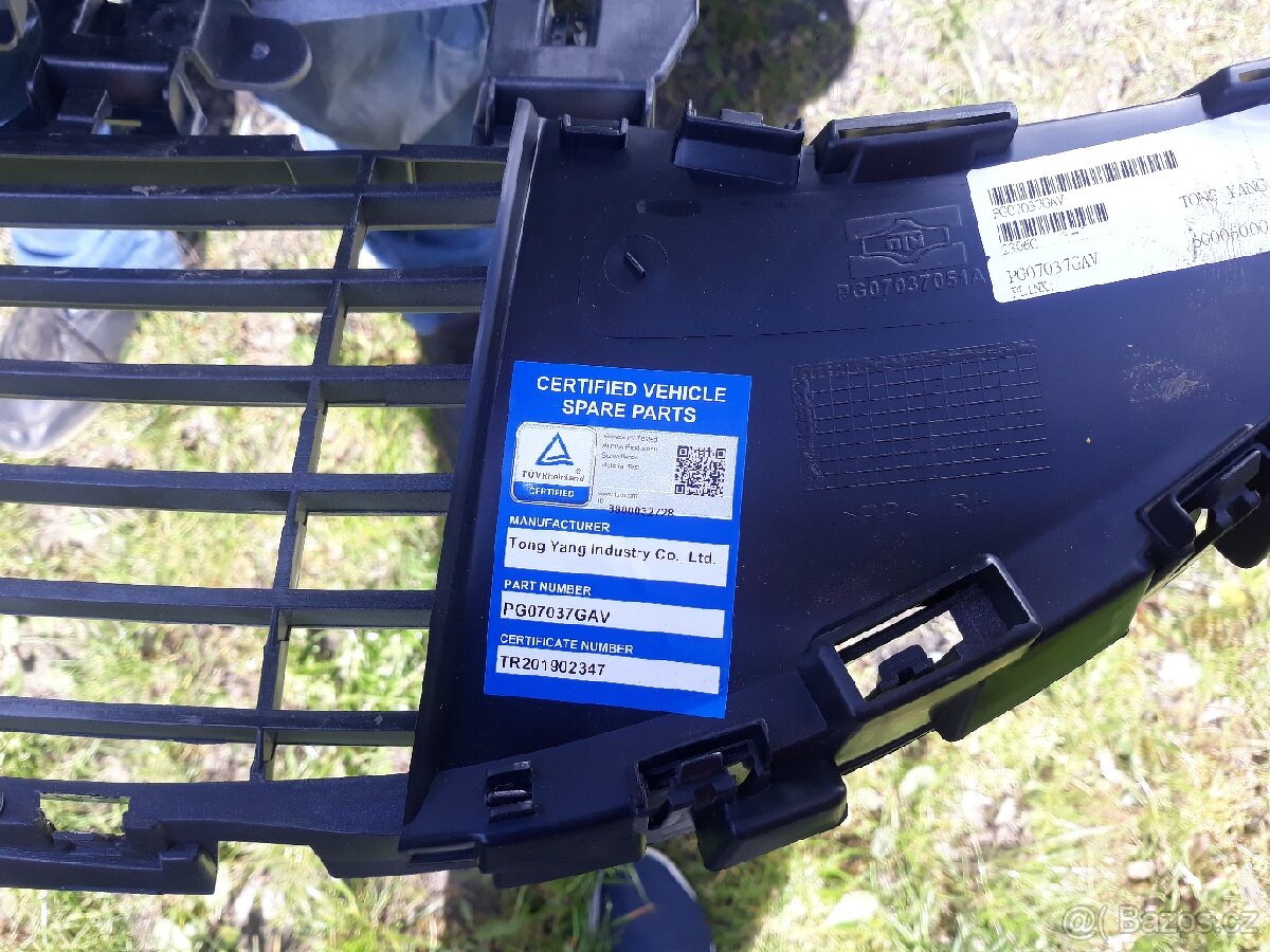 LEVNĚ- NOVÁ maska PEUGEOT 308 - 3