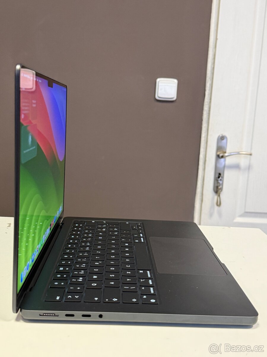 MacBook PRO 14” M4 2024 - 3