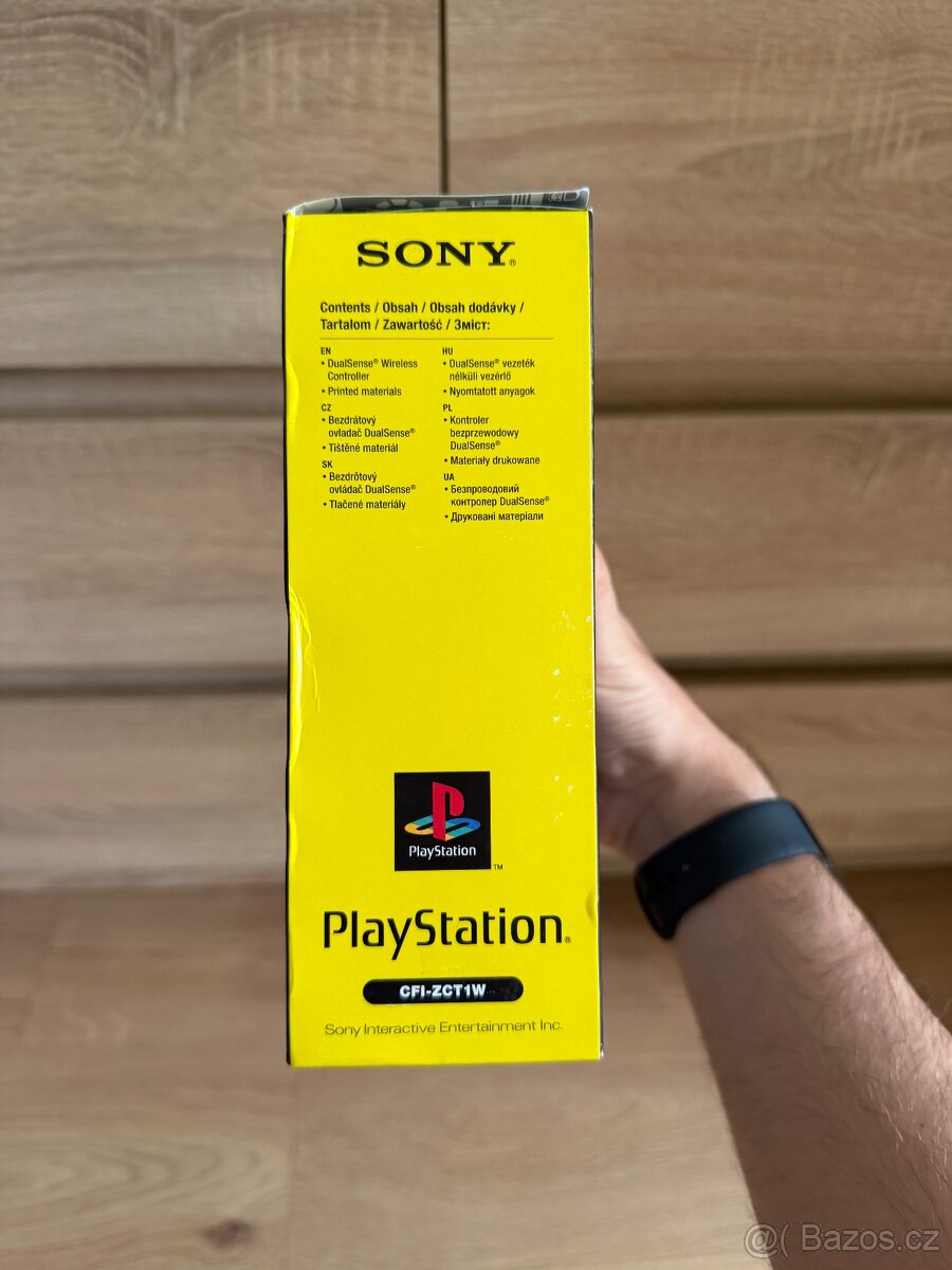 PS5 DualSense 30th Anniversary Limited Edition - 3