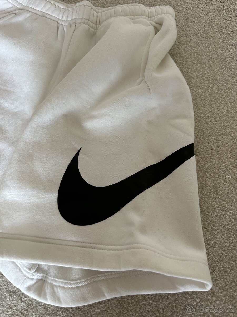 Šortky NIKE bílé - 3