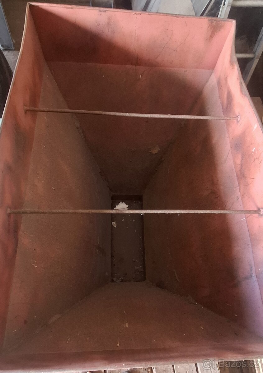 Násypka - 3