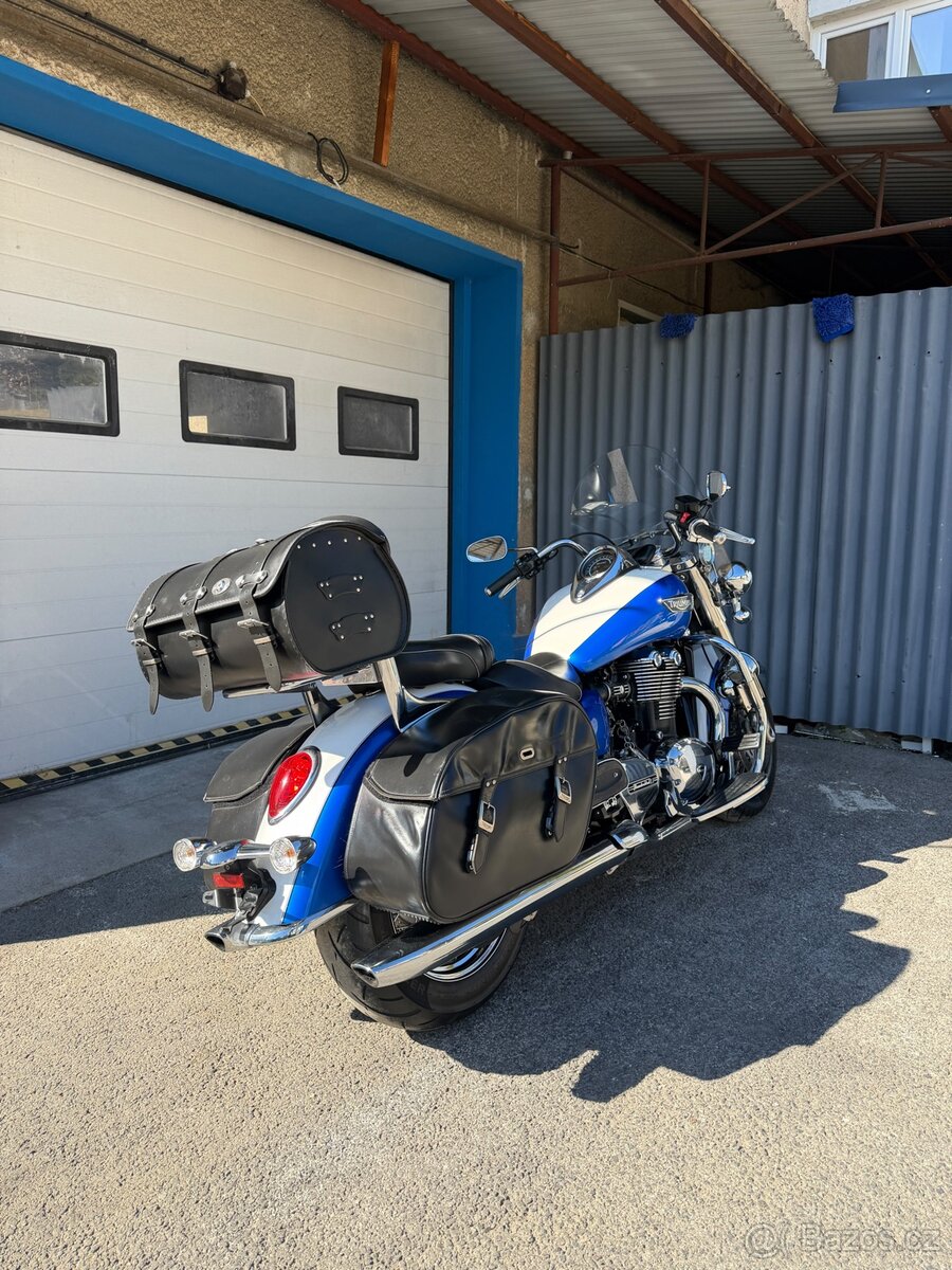 Triumph Thunderbird 1700 LT - 3
