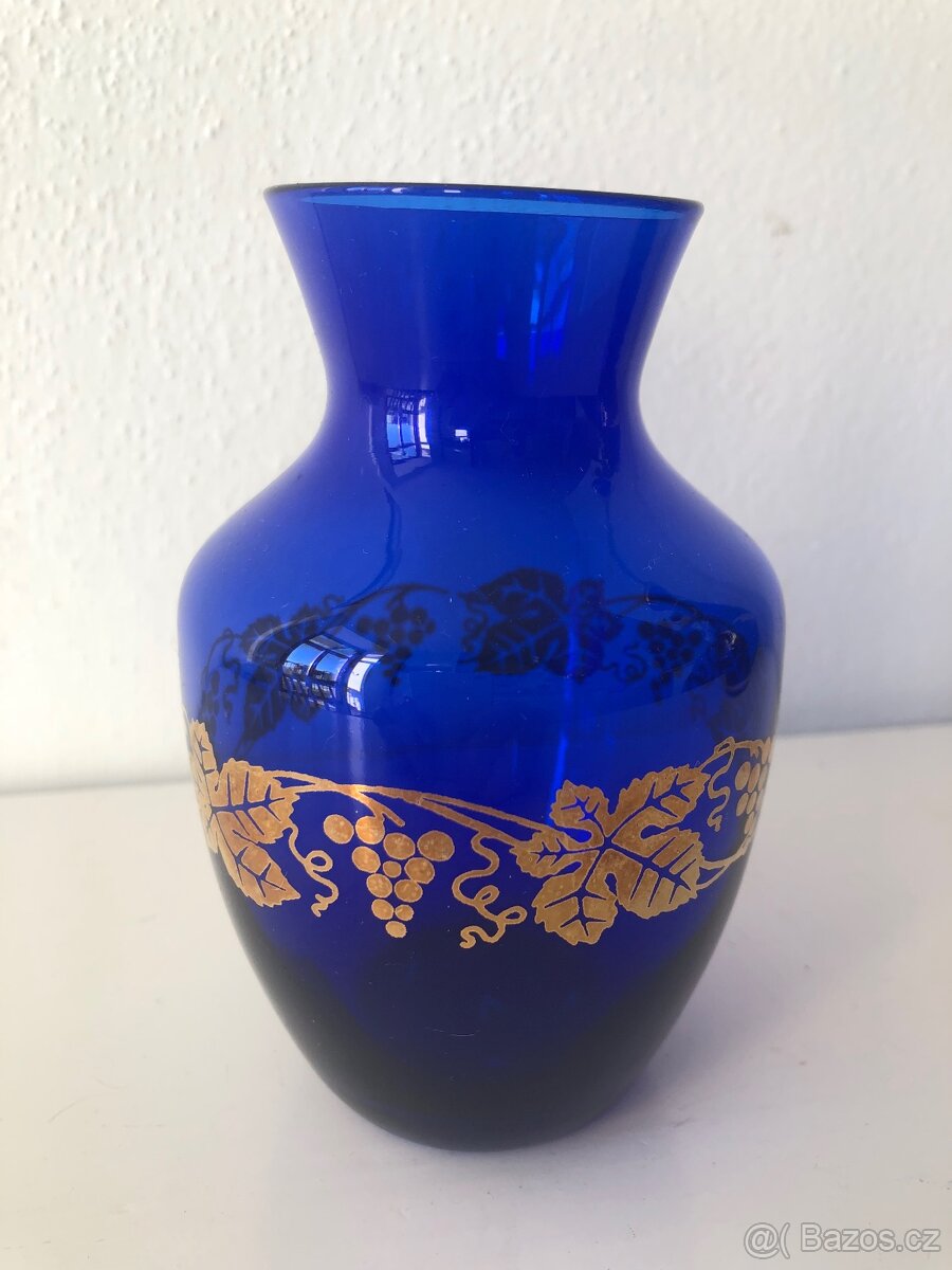Modrá zdobená skleněná váza, vázička - 3
