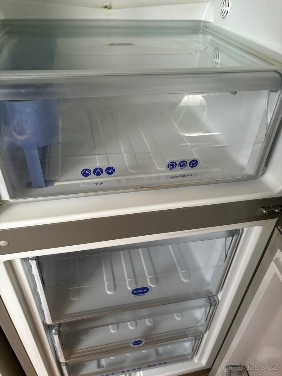 Lednice s mrazákem Whirpool - 3
