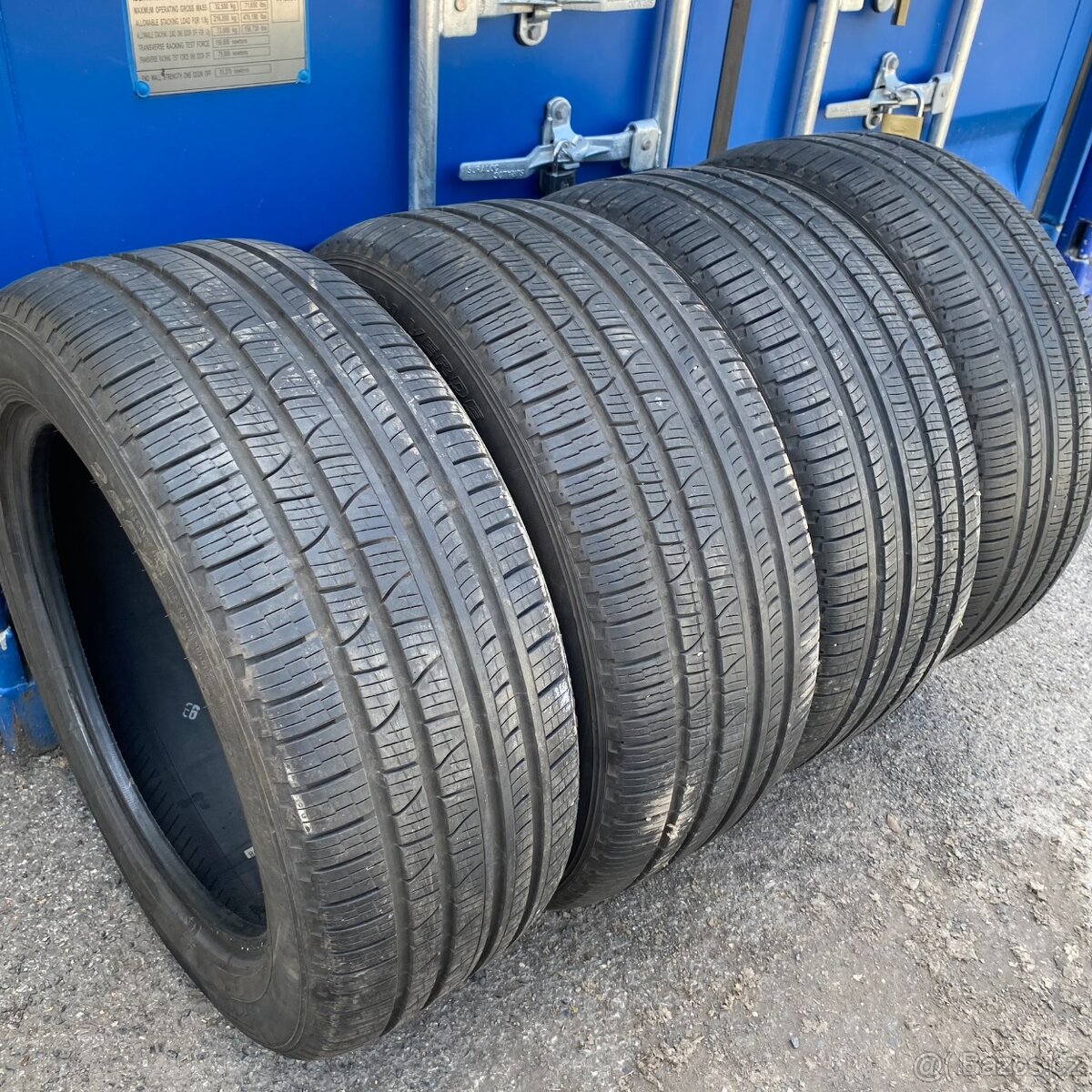 2 nebo 4 kusy použítých pneu Různých rozměrů - 3