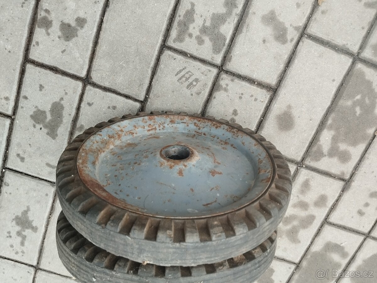 Ocelová pogumovaná kolečka - 3