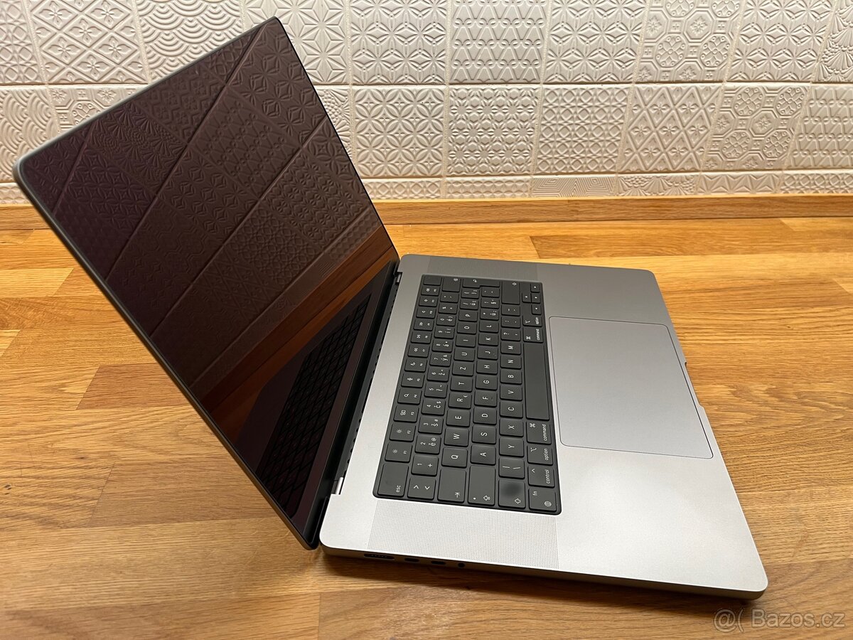 MacBook Pro 16” M2, 16GB / 1TB SSD - 3