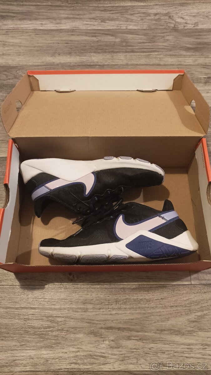 Pěkné tenisky Nike Legend Essential 37,5 - 3
