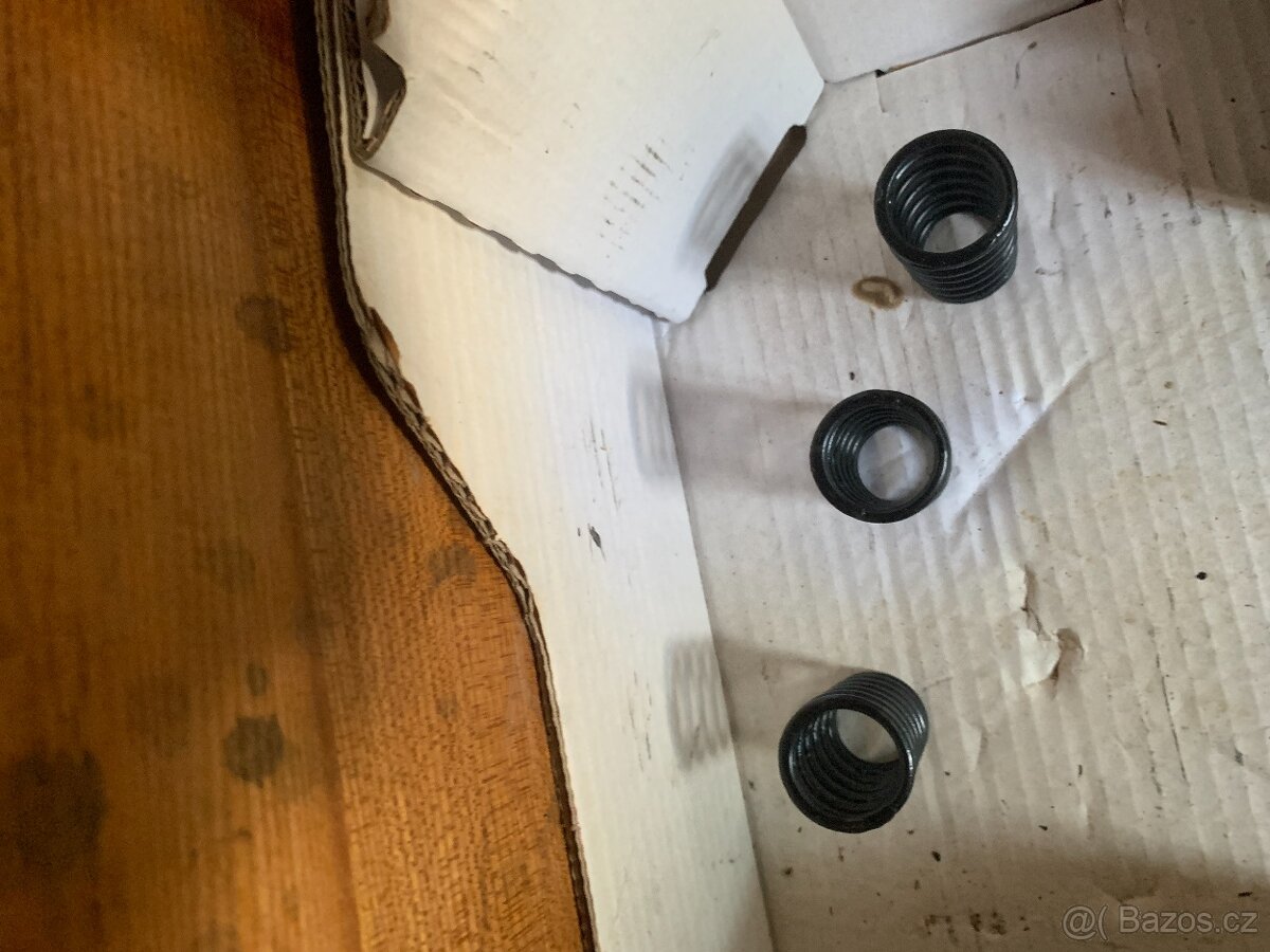 Prodám náhradní díly na Zetor 25. - 3