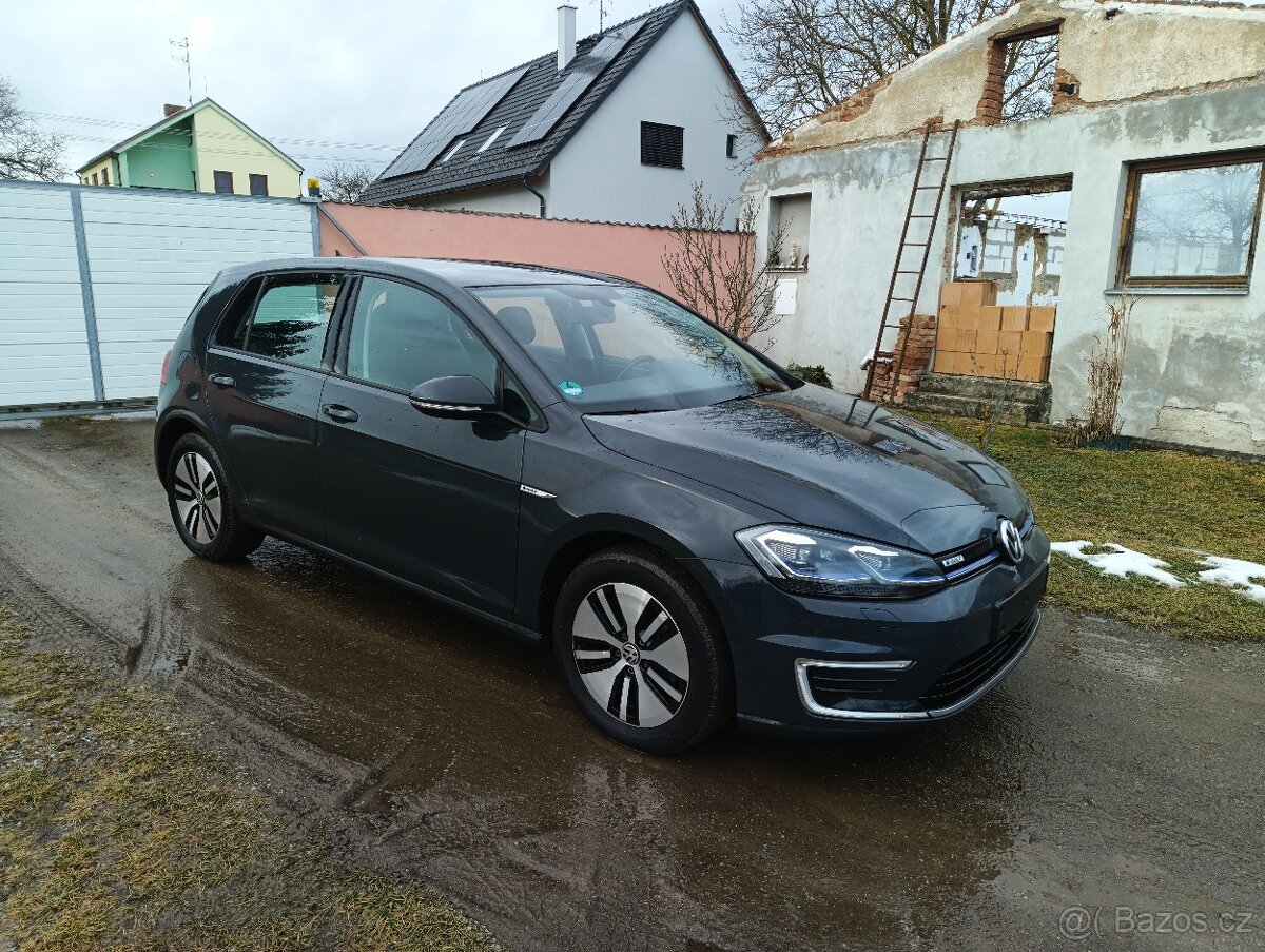 VW E-Golf, rv 2020, 100kw,52000km, 1 majitel - 3
