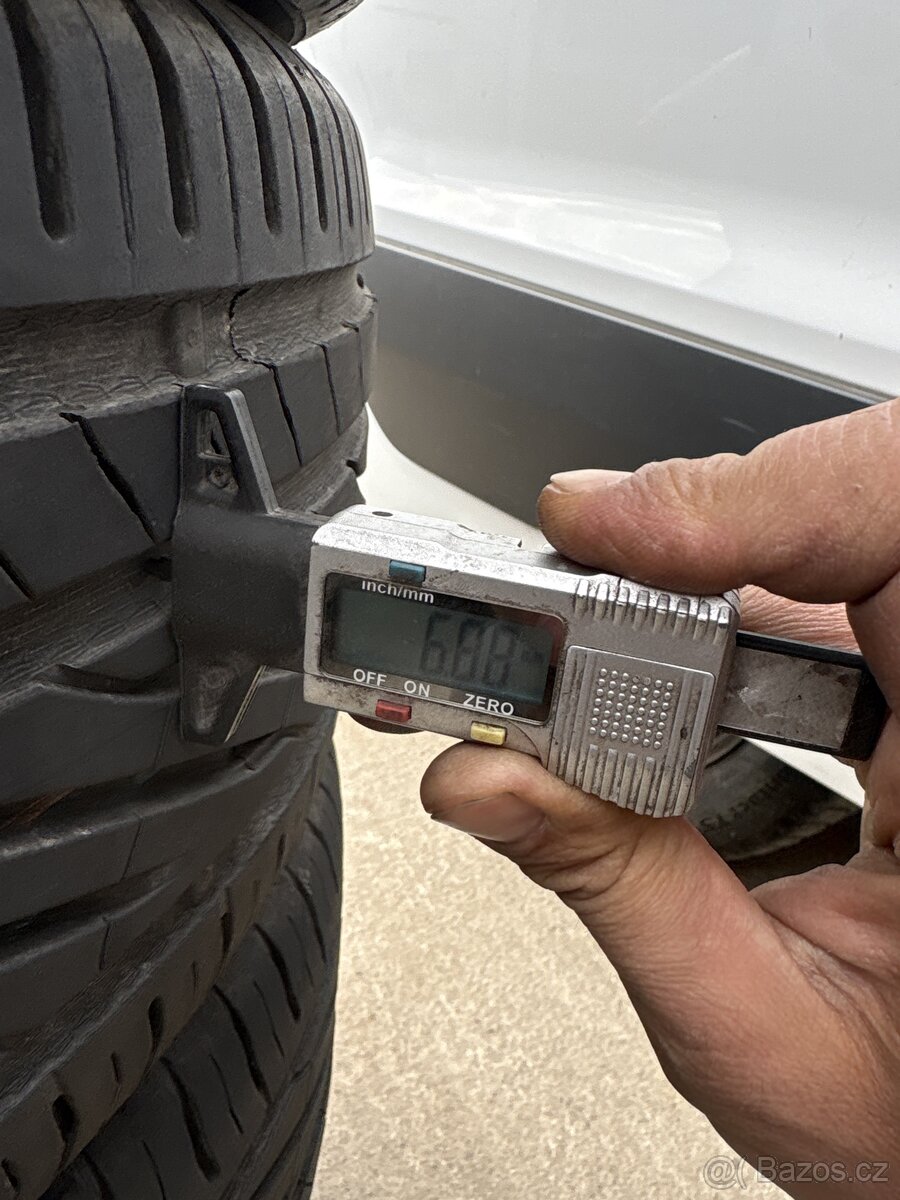 Uniroyal 225/55 16 - 3