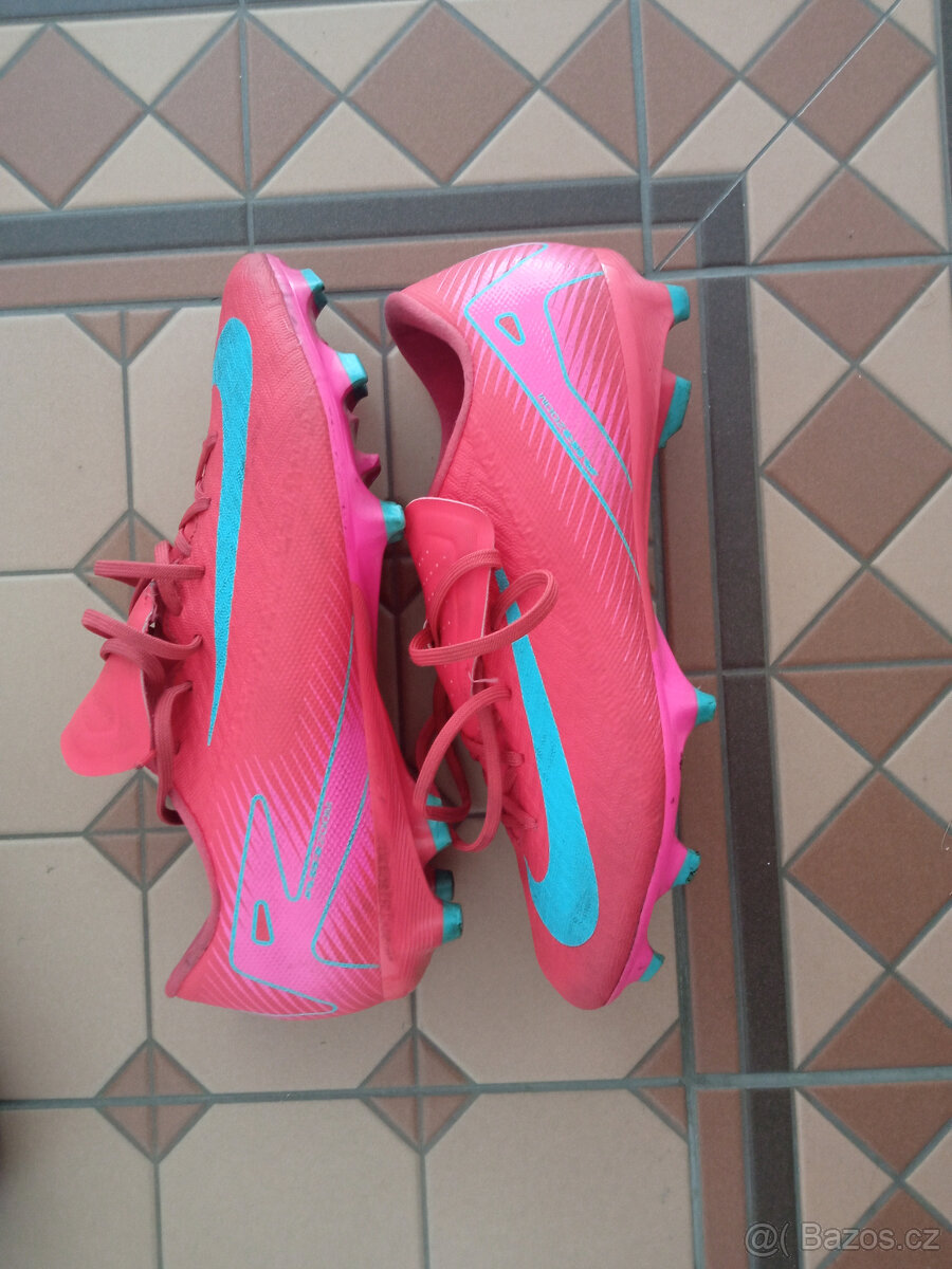 Prodám kopačky NIKE vel. 38 a 41 - 3