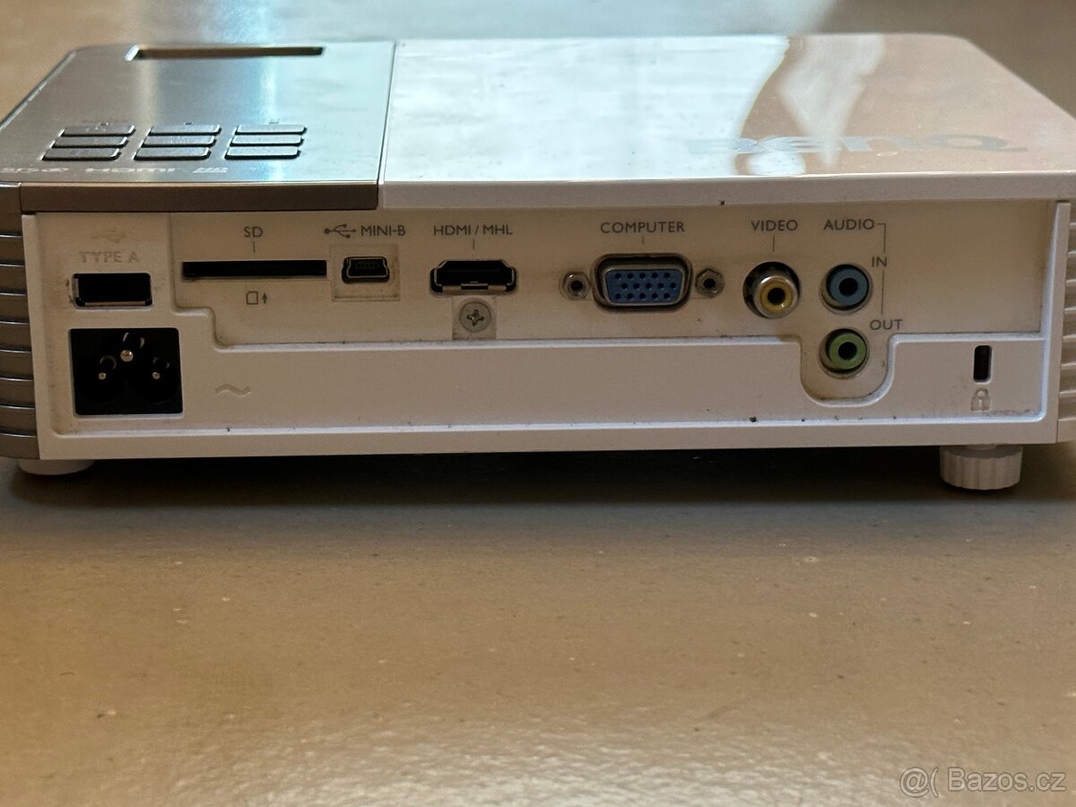 BenQ GP20 - Miniaturní a snadno přenosný LED projektor - 3