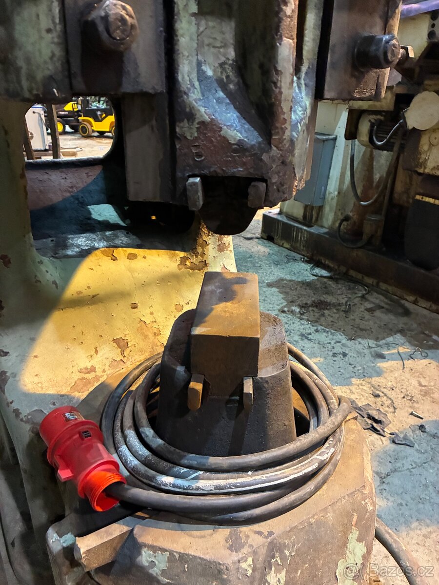 Kovářský buchar KAP 70- PLATÍ DO SMAZÁNÍ - 3