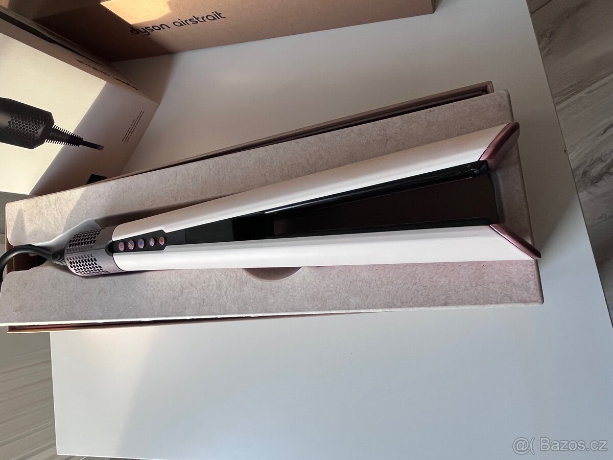 Žehlička na vlasy Dyson Airstrait - 3