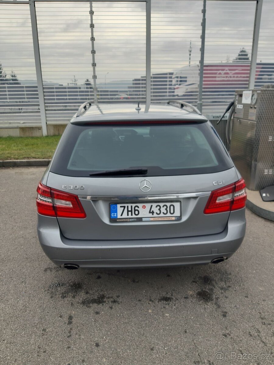 Mercedes E300D - 3