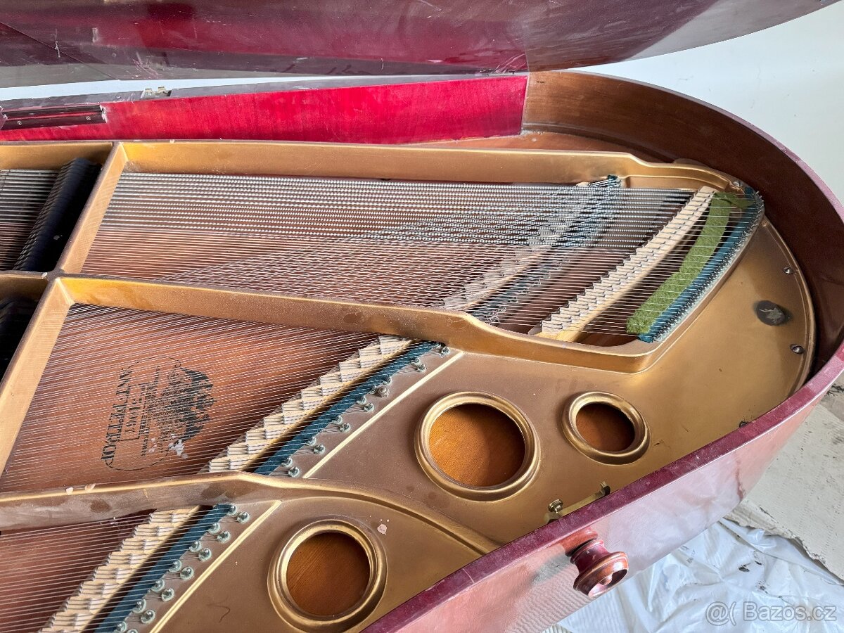 Klavír Ant. Petrof - 3