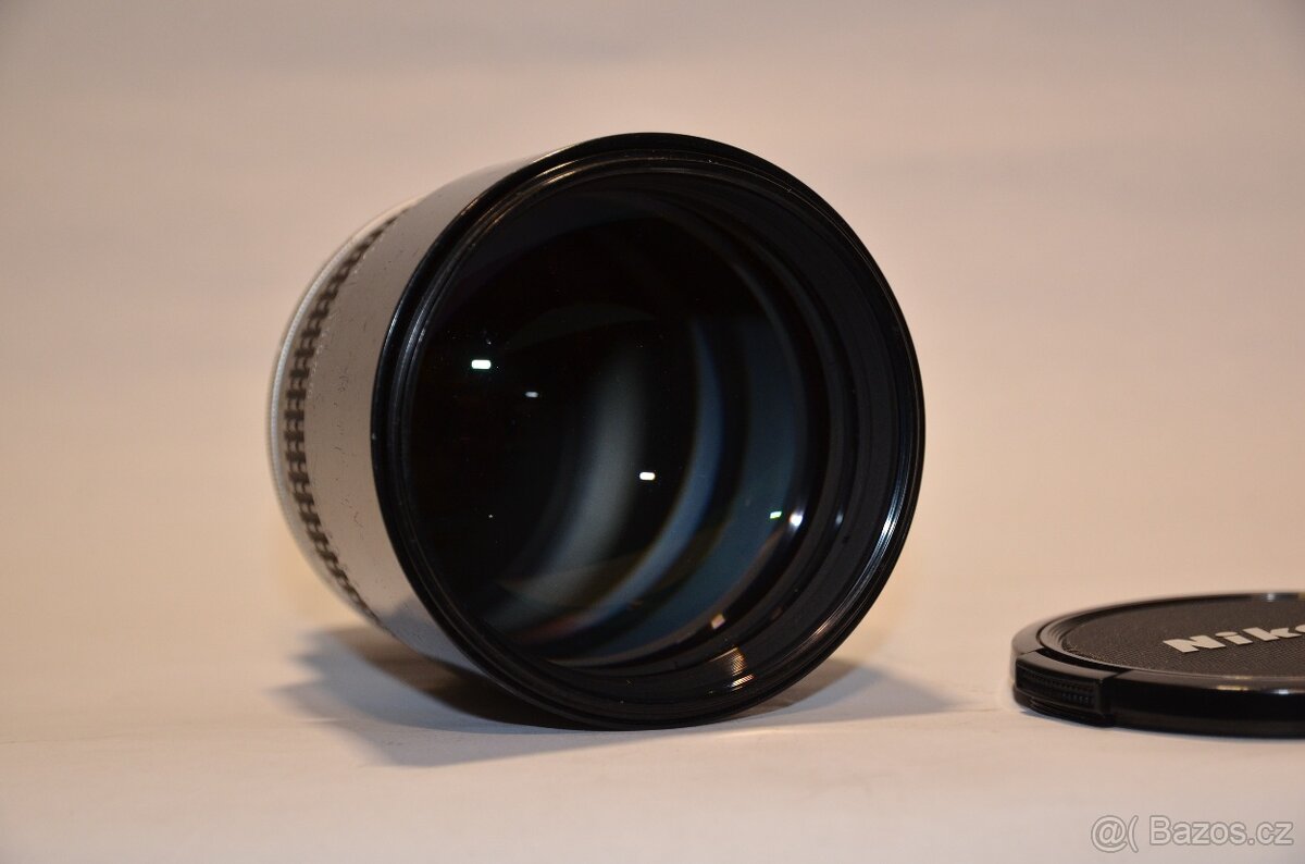 Nikon Nikkor 135mm f/2 AI-S - 3
