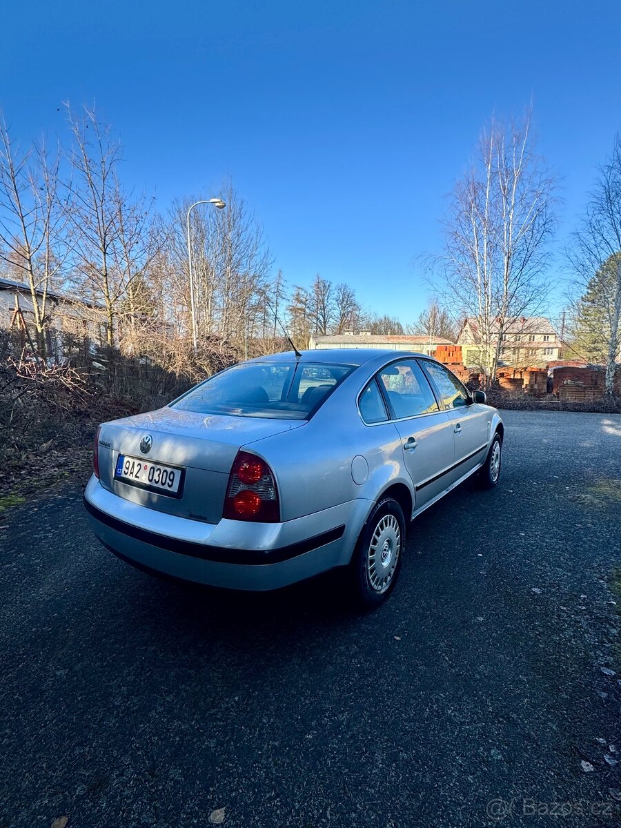 Volkswagen Passat,1.9tdi/96kw - 3