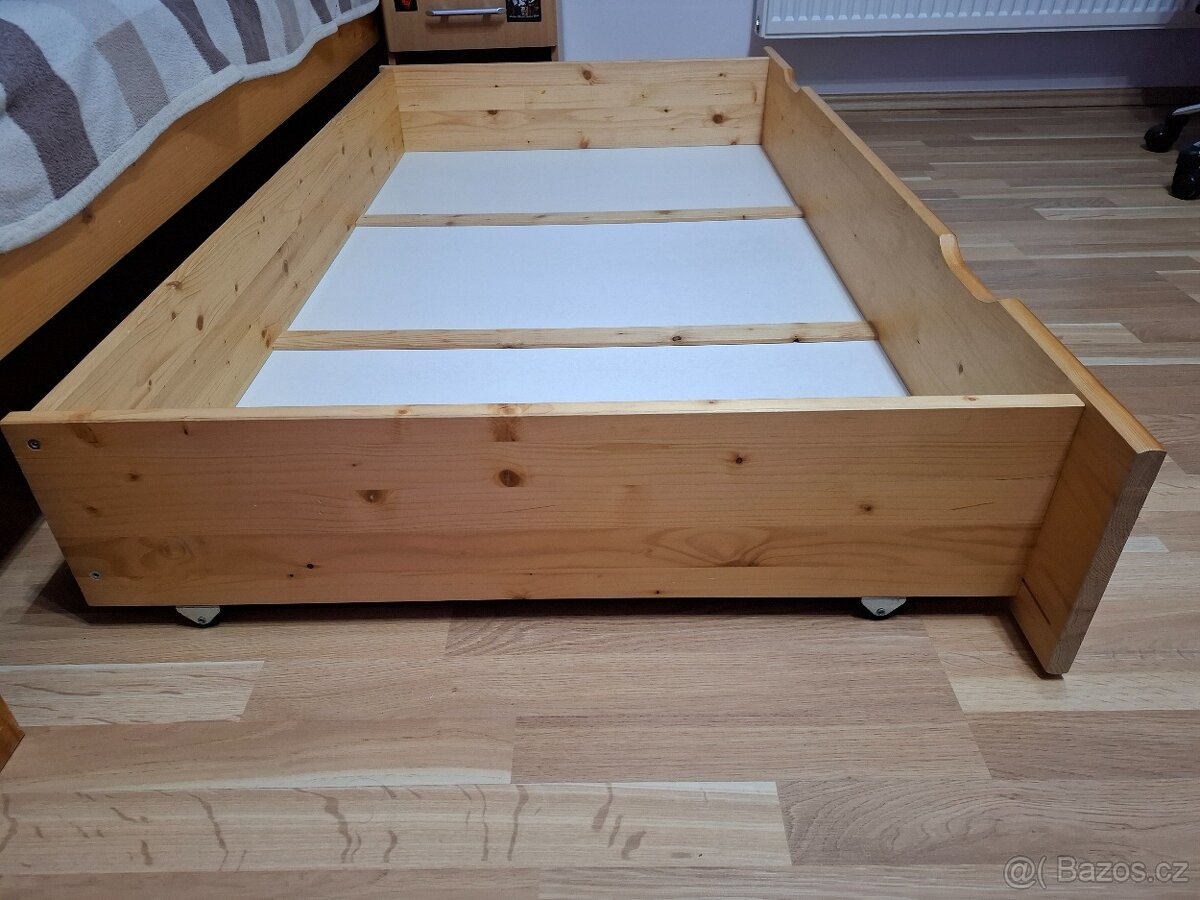 Dřevěná postel - 3