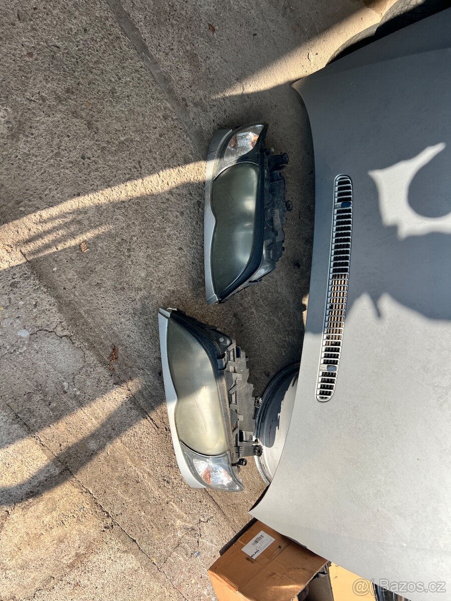 Kapota a přední světla BMW E46 - 3