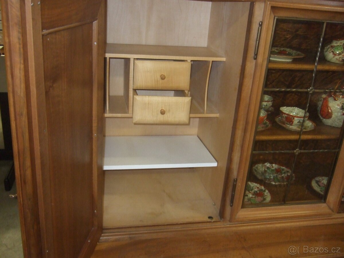 Masivní buffet - příborník - 3