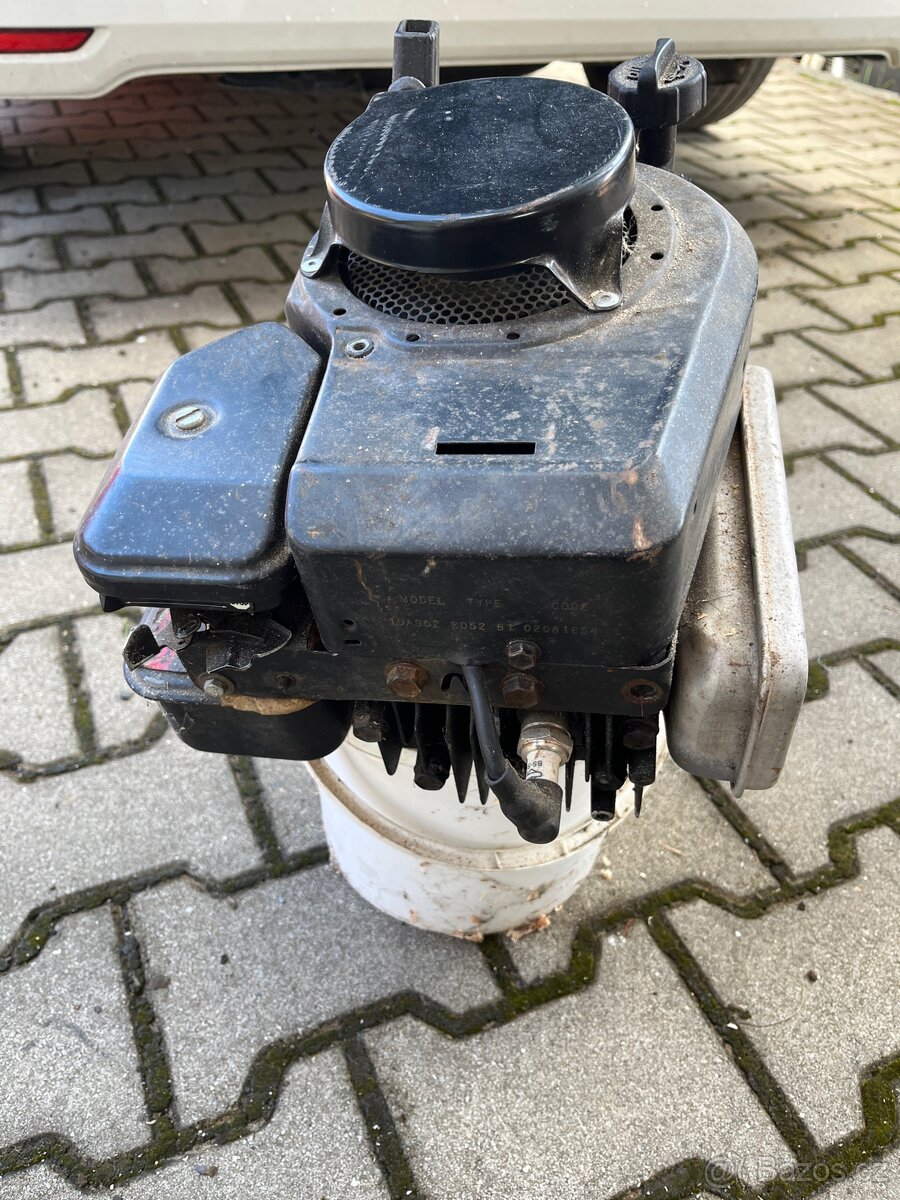 Motor ze sekačky - 3