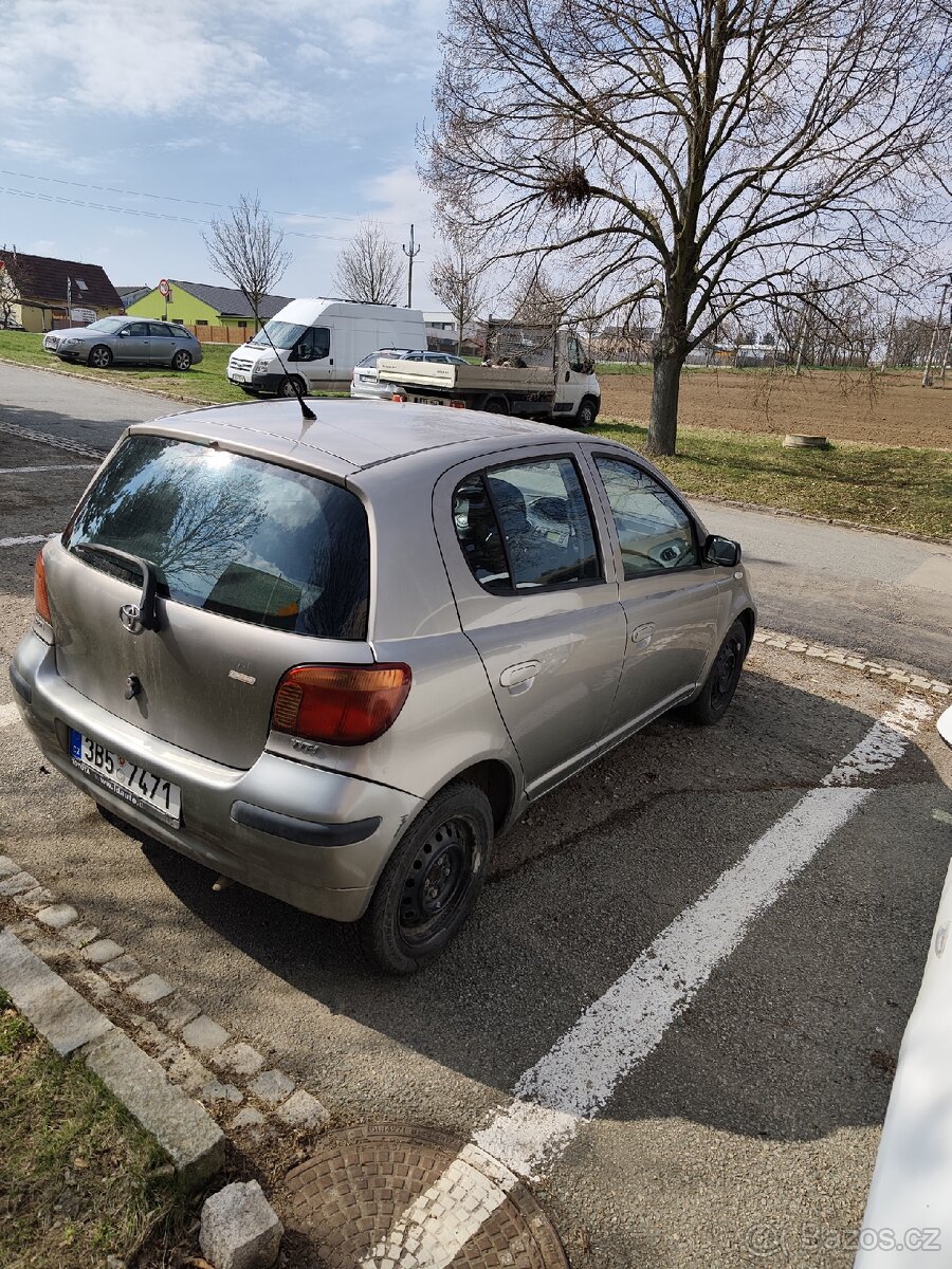 Toyota Yaris 1.0 vvti - 3