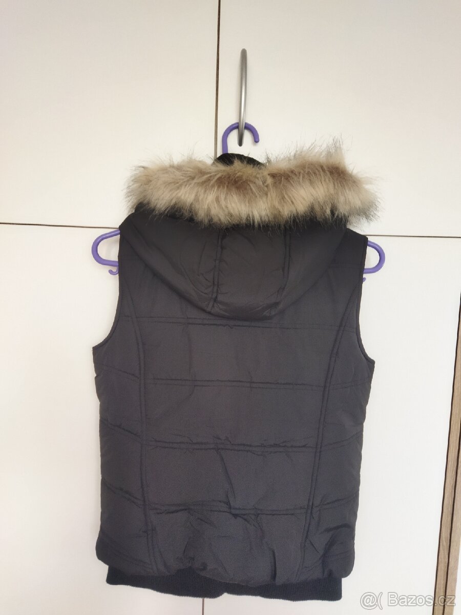 Prošívaná vesta vel. S - 3