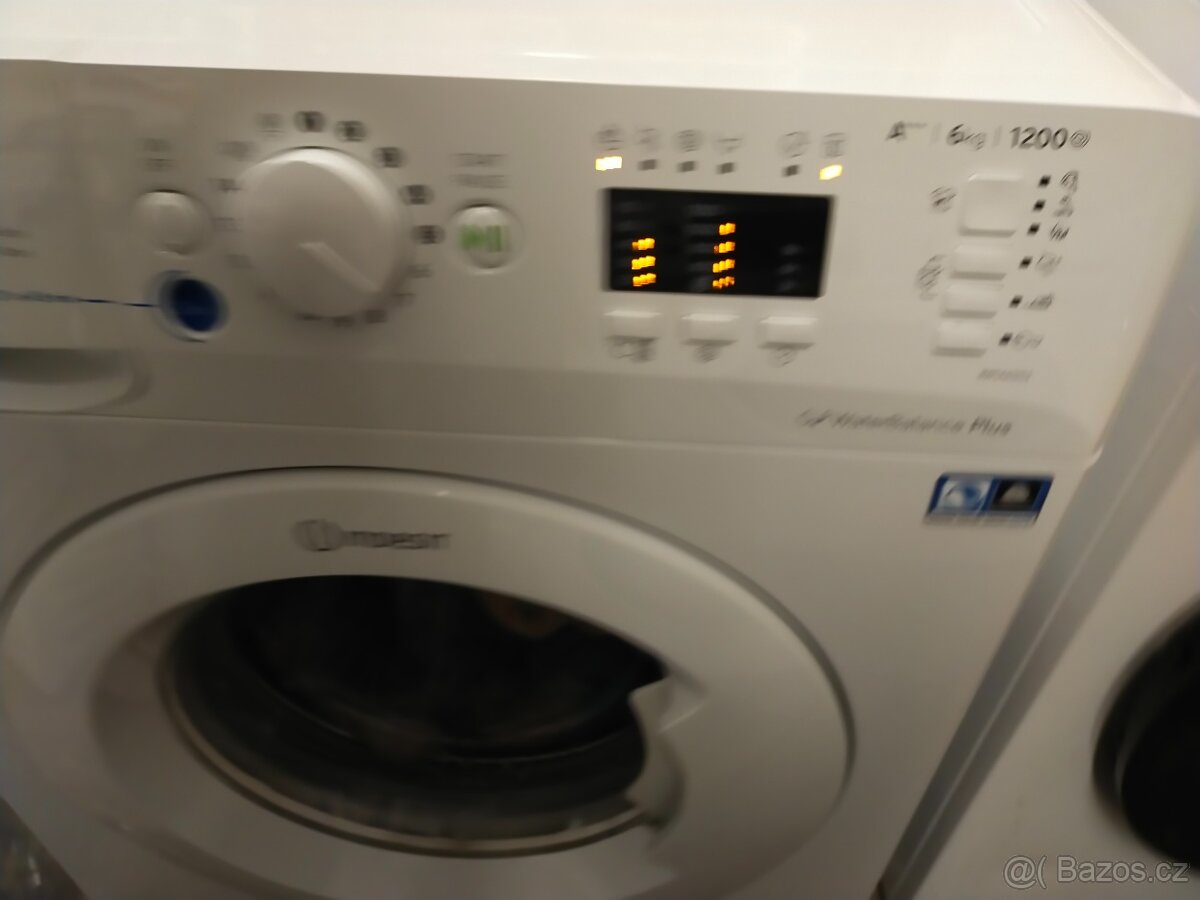 Prodám plně funkční pračku zn. Indesit 6 kg ---Dovezu - 3