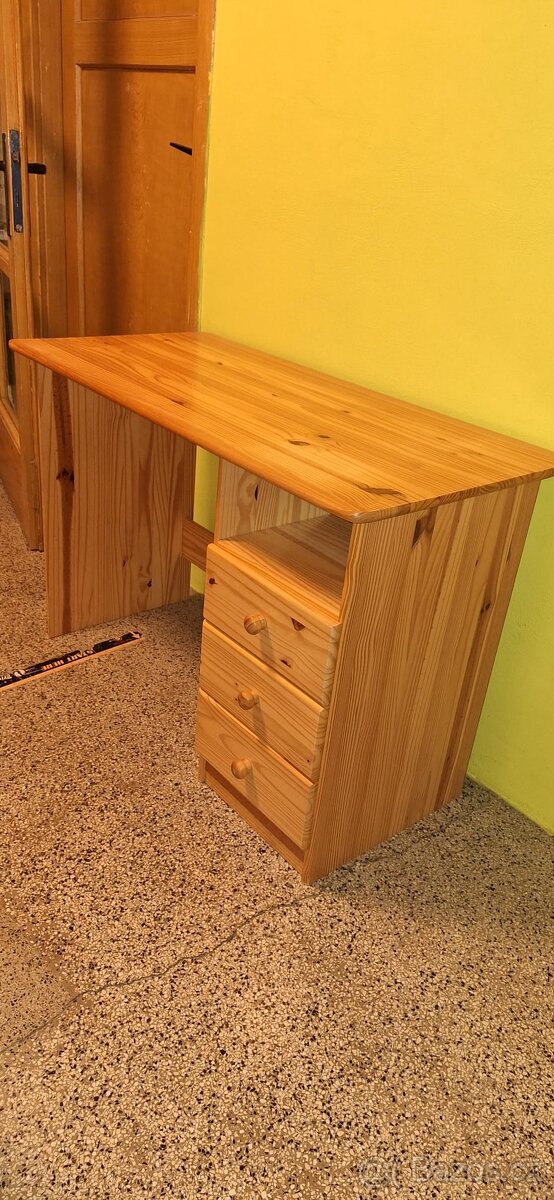 Dřevěný psací stůl - 3