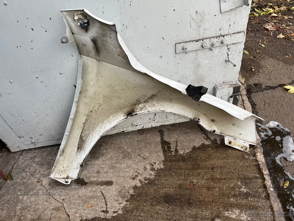 Škoda Octavia 3 facelift-přední levý blatník - 3