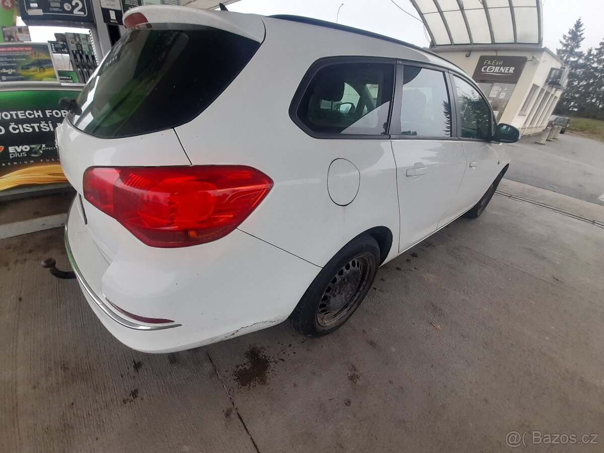 Astra 1,4 benzín 88kw,tažné nová stk - 3