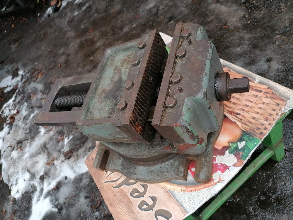 Prodám velký strojní svěrák - 3