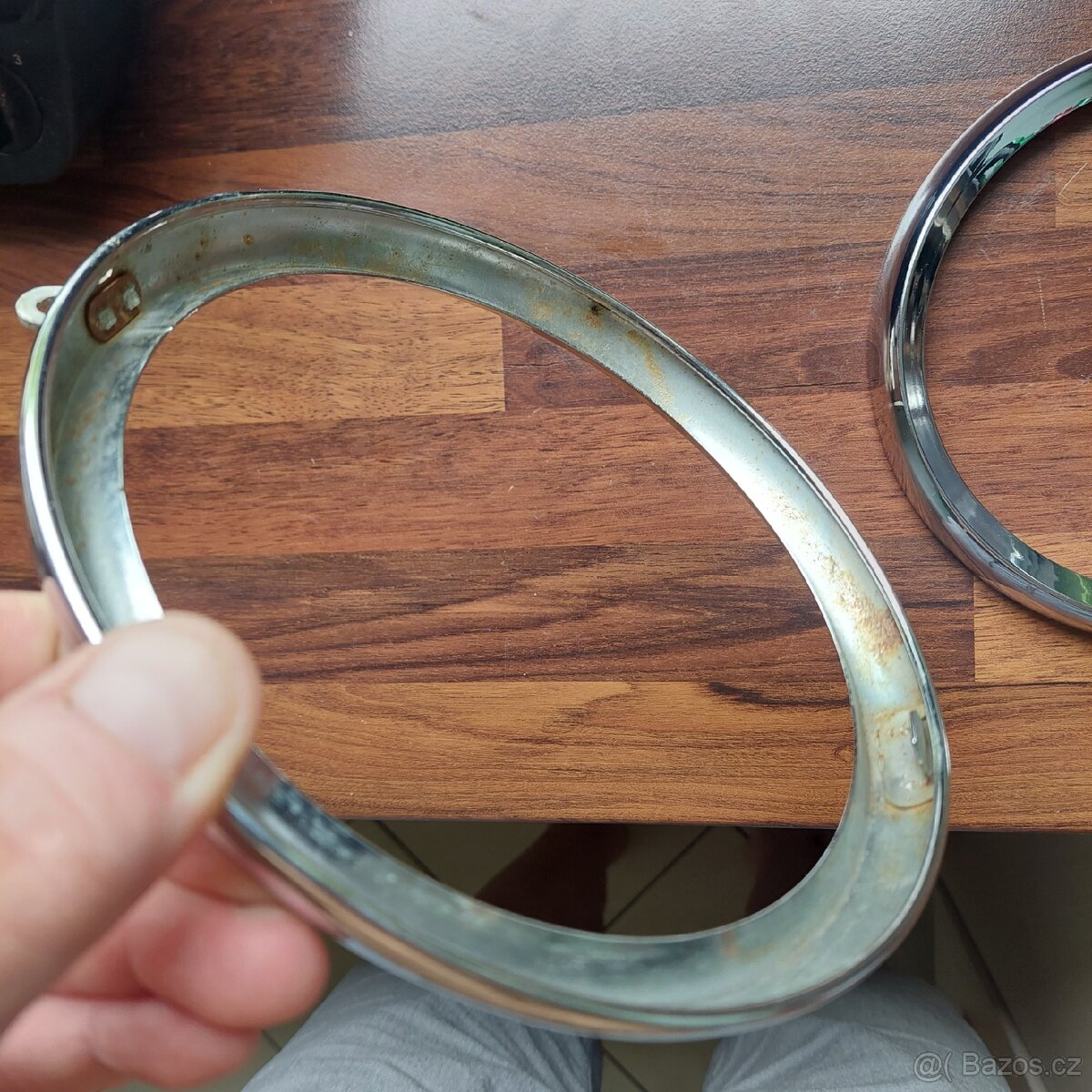 Renault 8 - rámečky světel - 3