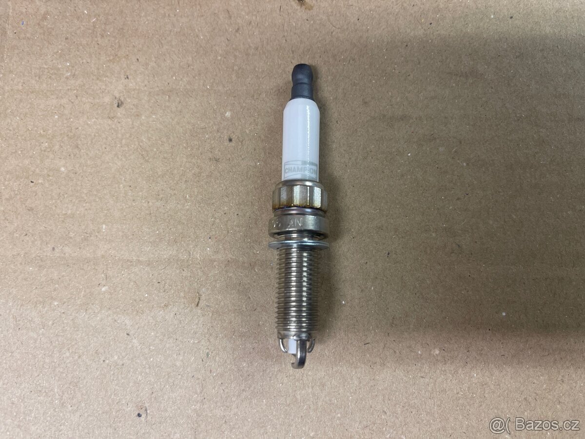 Zapalovací svíčka CHAMPION OE203 - 3