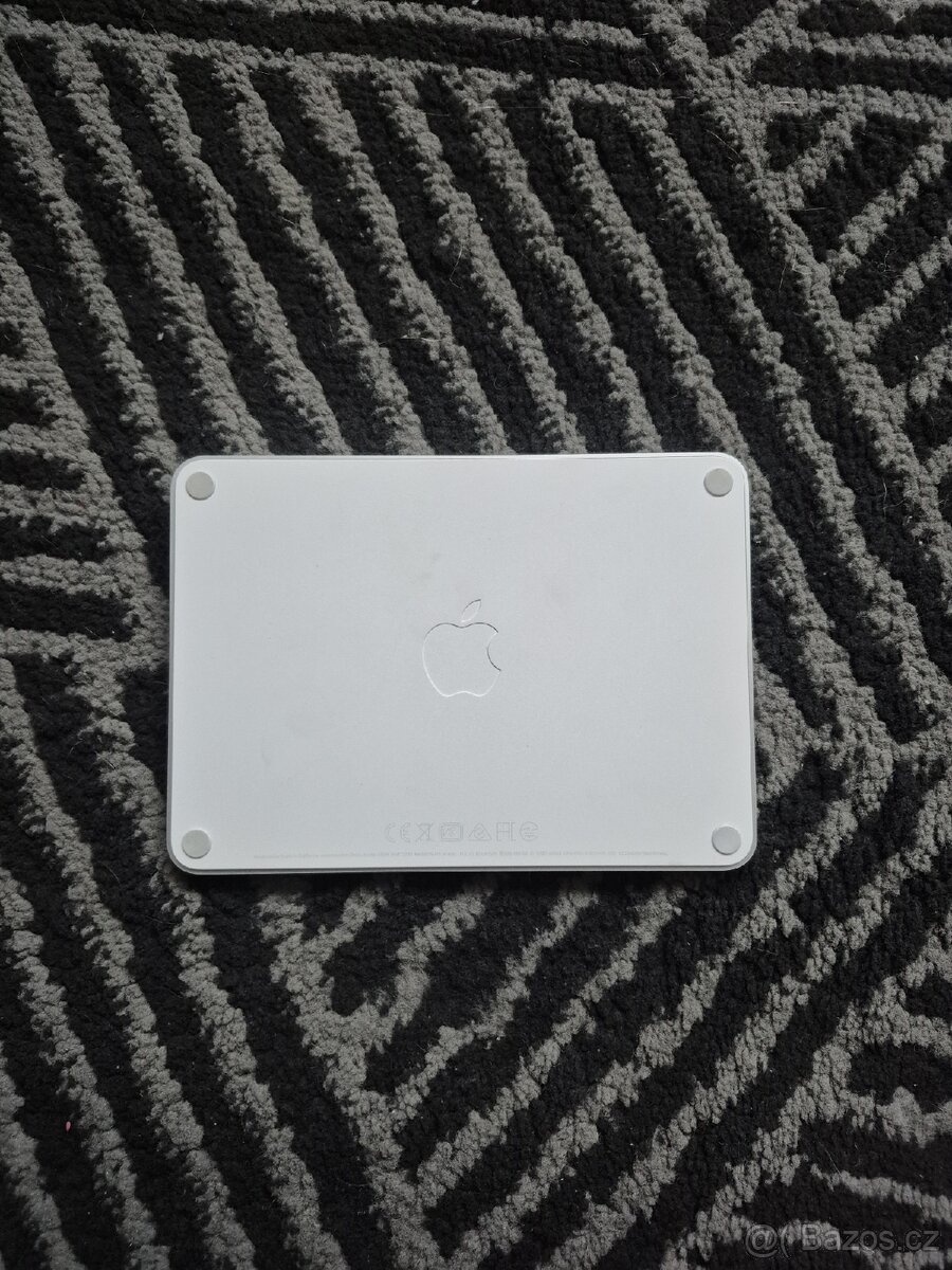 Apple Magic Trackpad 2024 - 3