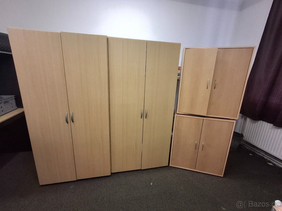 PRODÁM 2 SKŘÍNĚ A 2 SKŘÍŇKY - 3