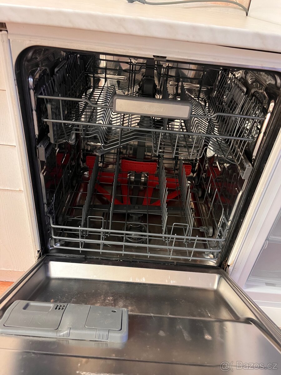 ZDARMA ZA ODVOZ KUCHYNĚ, DVĚRE, NÁBYTEK, SPOTŘEBIČE, SKŘÍNĚ - 3