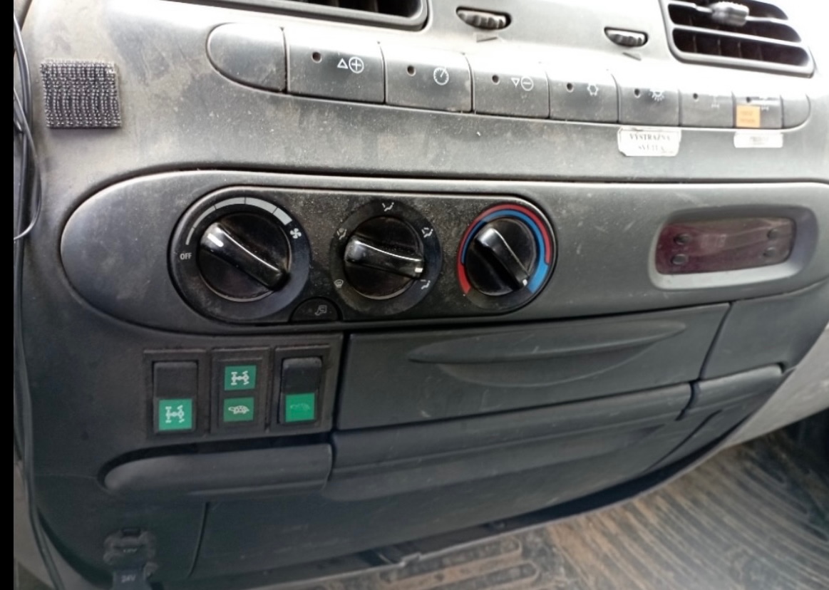 Avia D120 - montážní plošina