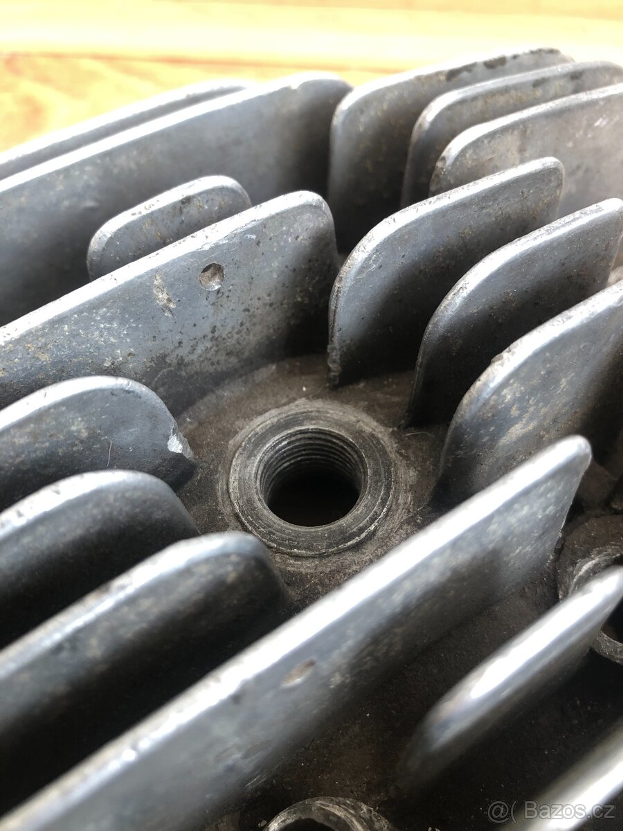 Prodám náhradní díly na motocykl ČZ 175 / 476 a čz 125/476 - 3