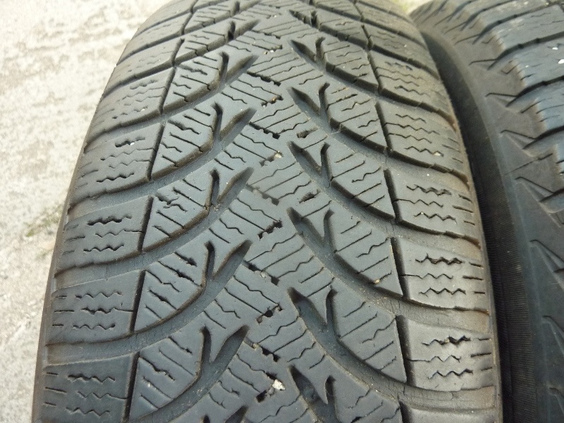 Zimní pneu Michelin A4 185/60 R15 - 3