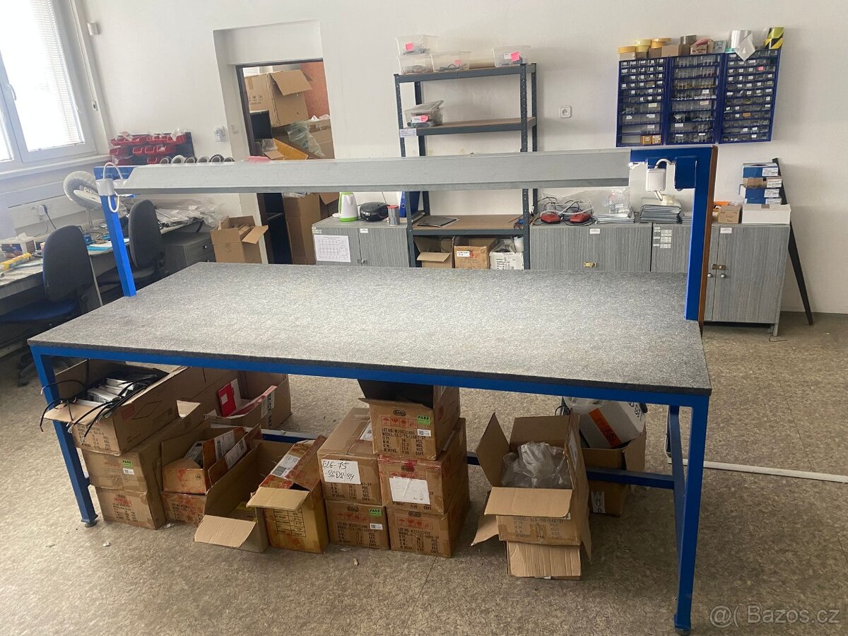 PRACOVNÍ STŮL s LED osvětlením - OSOBNÍ ODBĚR nebo dle domlu - 3