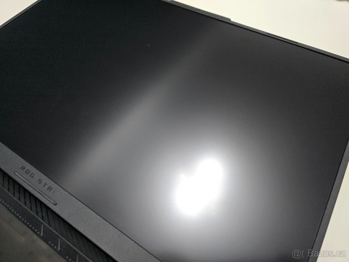 ROG Strix Scar 18 (2023) i9-13980hx / rtx4090 / 32gb ram - 3