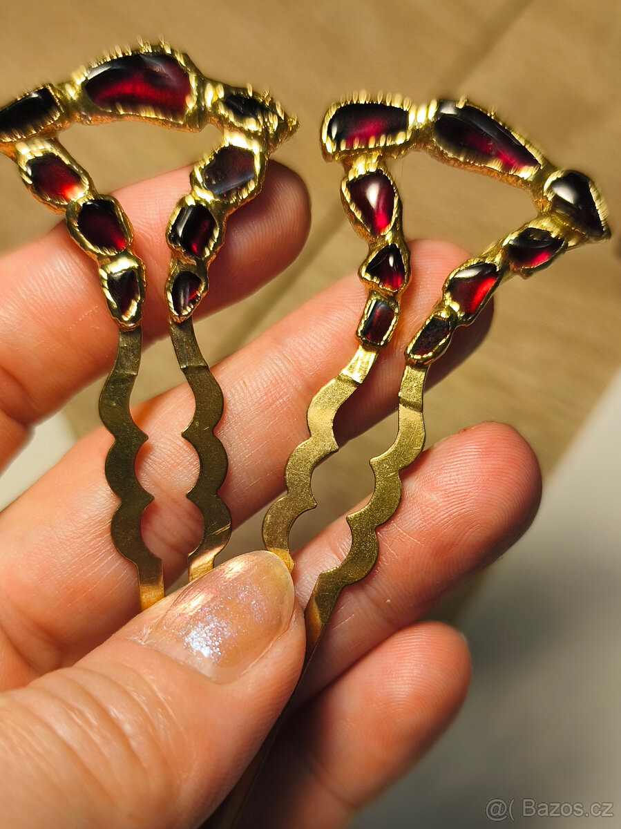 Jehlice do vlasů s granáty. - 3