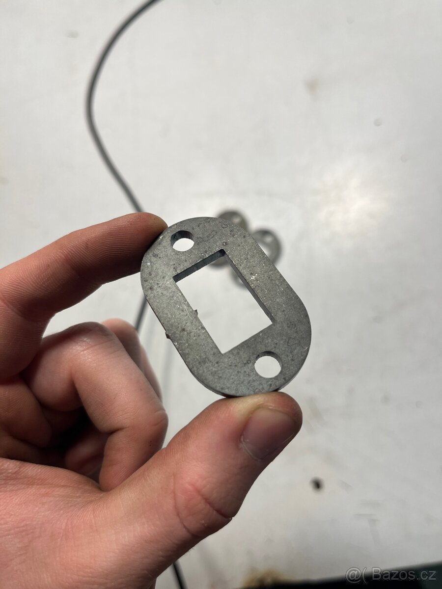 Příruba karburátoru Jawa pionýr - 3