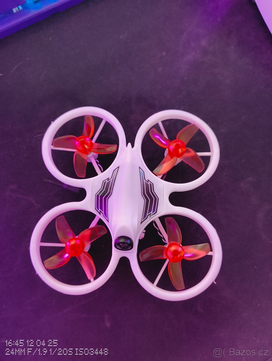 EMax EZ Pilot - začátečnický FPV dron - 3